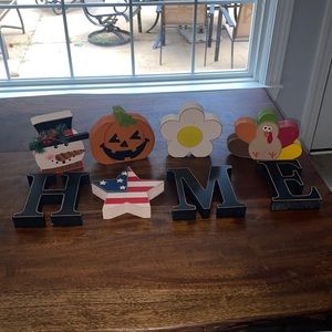 Home sign with interchangeable time of the year.  So cute